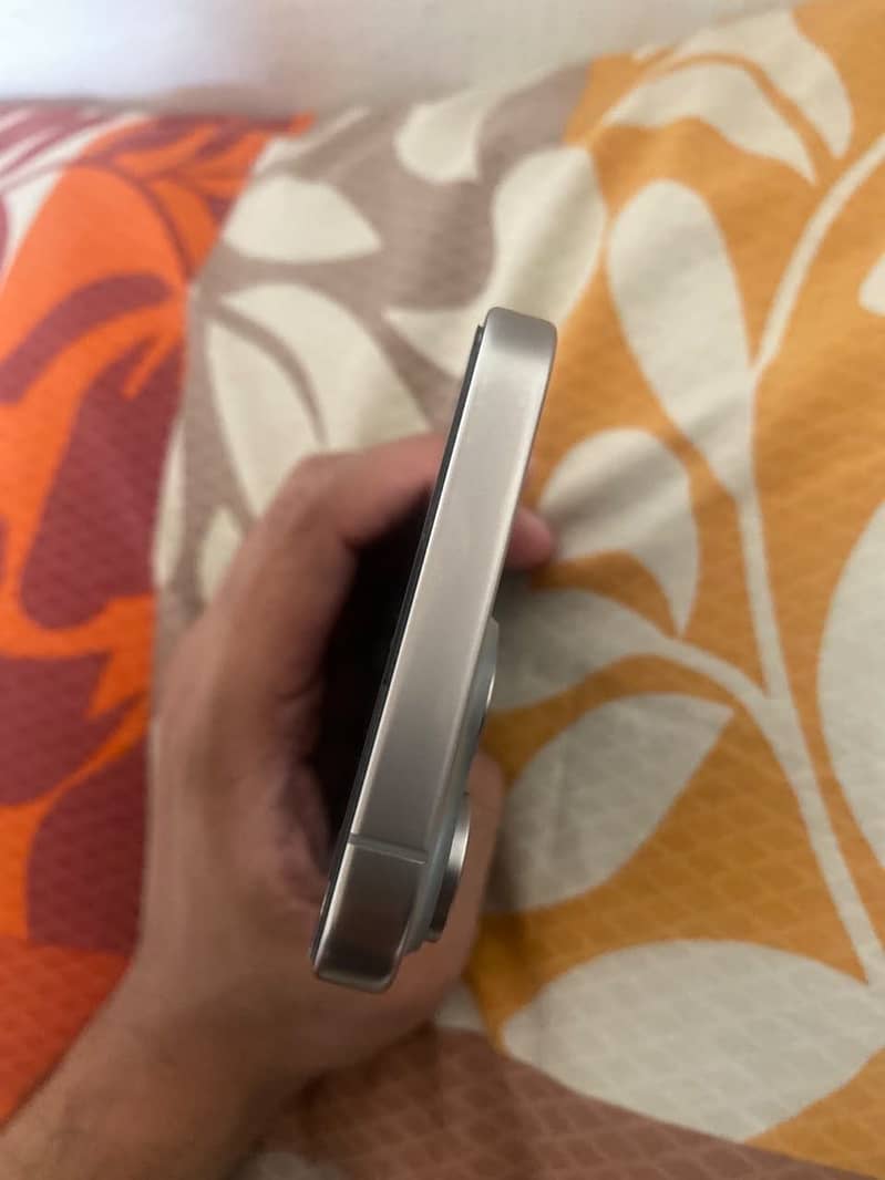 Apple iPhone 15 Pro Max 14