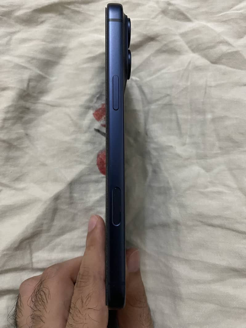Apple iPhone 17 Pro Max 2