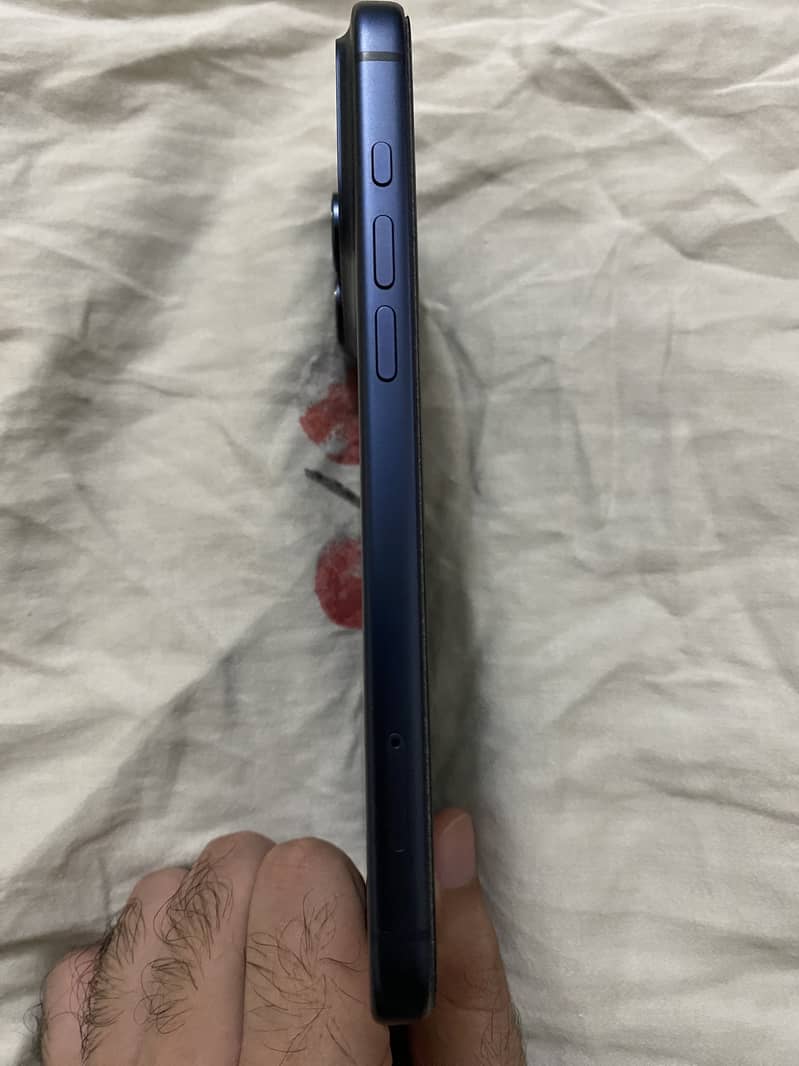 Apple iPhone 17 Pro Max 3