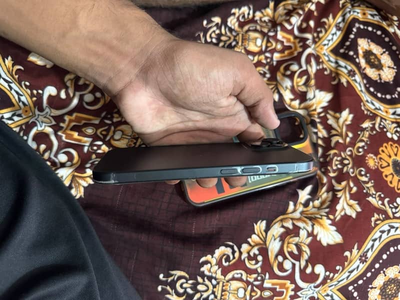 Apple iPhone 15 2