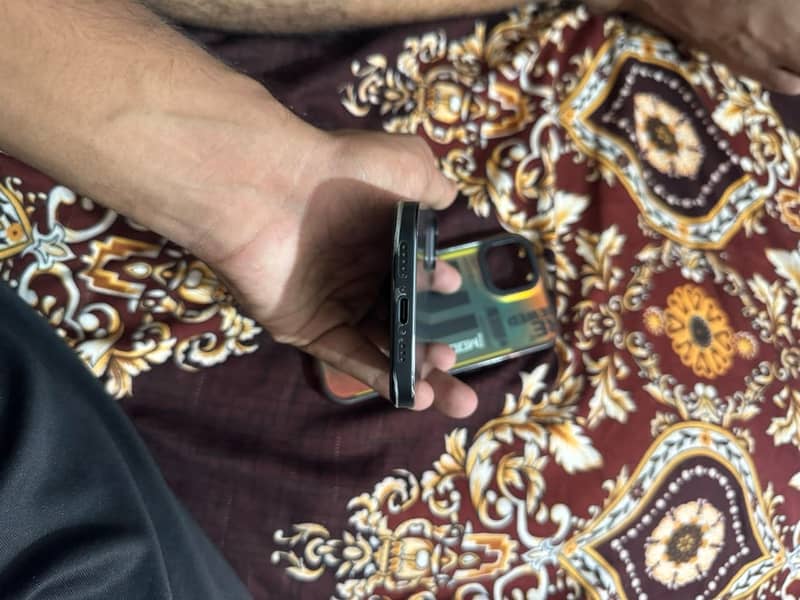 Apple iPhone 15 8