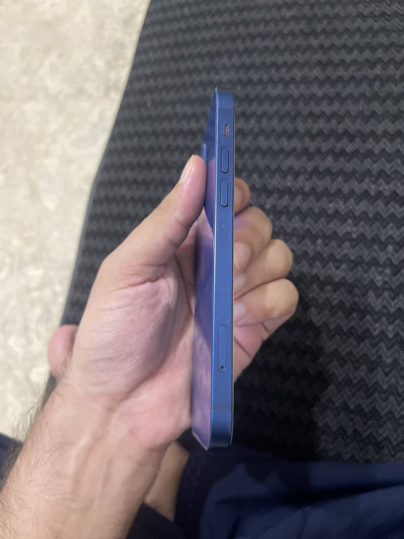 Apple iPhone 12 5