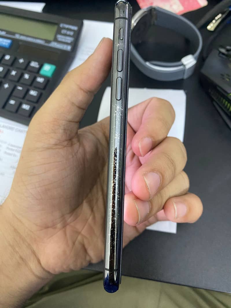 Apple iPhone X 6