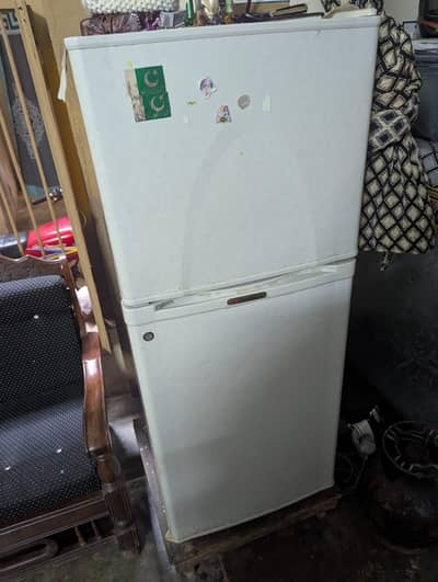 dawlance used refrigerator 2 door condation 10 by 7 ya 8 all oky hay