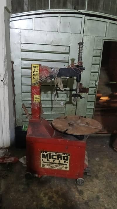 Tyers changer machine and air compressor