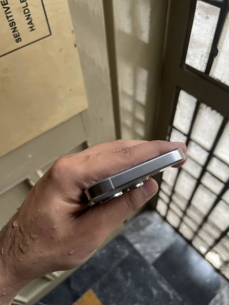 IPhone 16 Pro 1