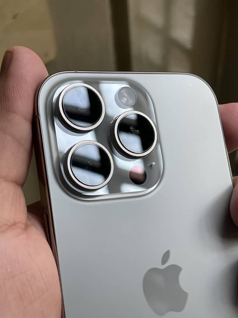 IPhone 16 Pro 4