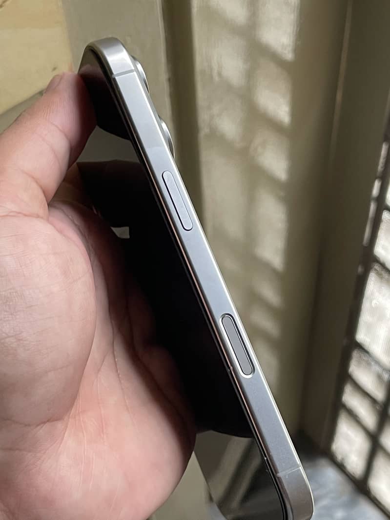 IPhone 16 Pro 5