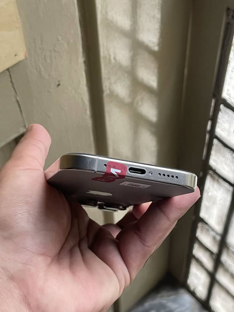 IPhone 16 Pro 7