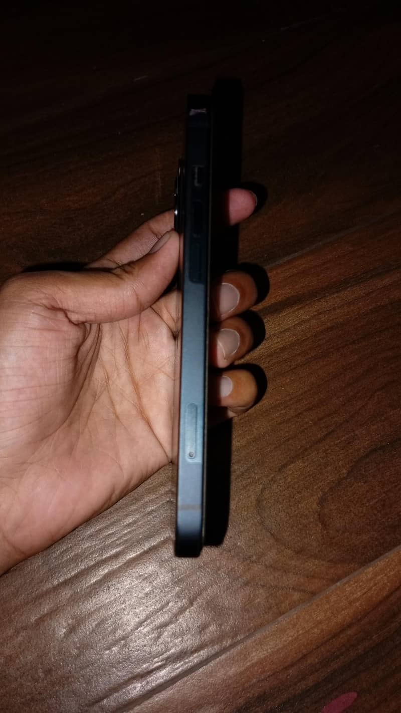 Apple iPhone 13 1