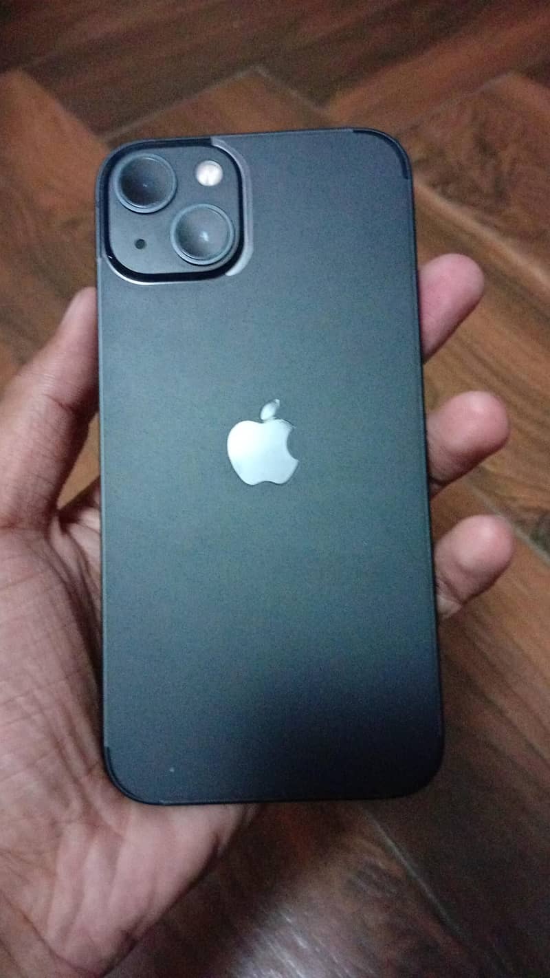 Apple iPhone 13 4