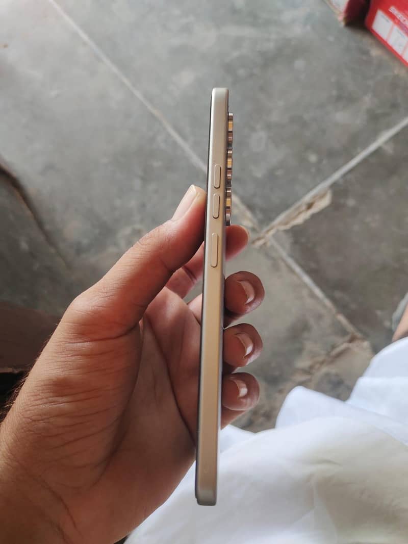 Tecno CAMON 40 Pro 4