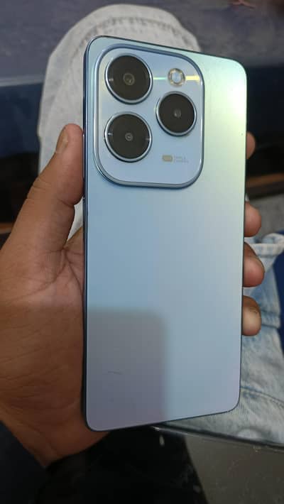 Infinix Hot 40
