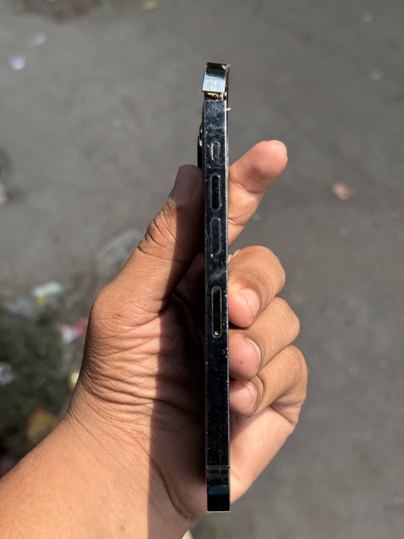 Apple iPhone 13 Pro 2