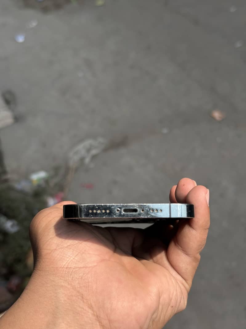 Apple iPhone 13 Pro 3