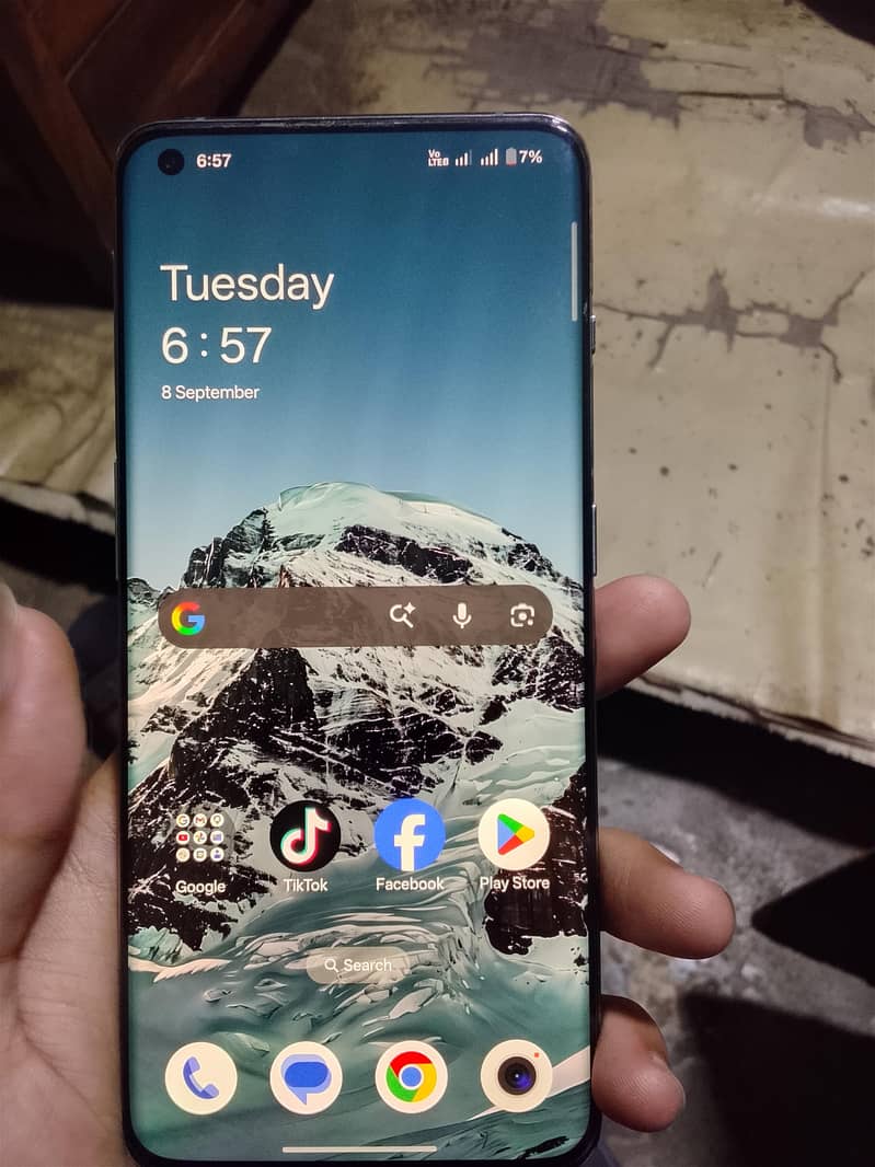 One Plus 10 Pro 6