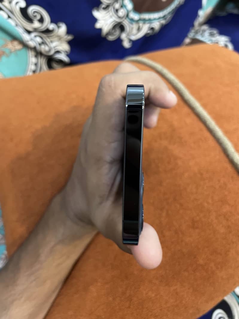 Apple iPhone 12 Pro 6