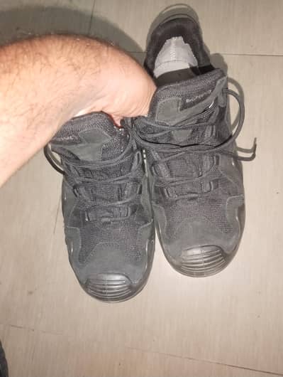 lowa barnad Hy 10by 10hy 10.5 size hy