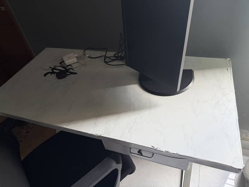 Computer / Laptop table 0