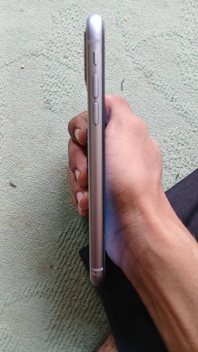 Apple iPhone 11 6