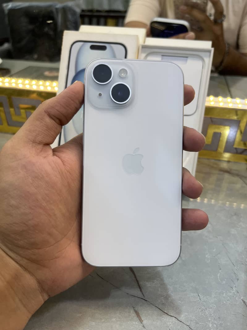 Apple iPhone 15 2