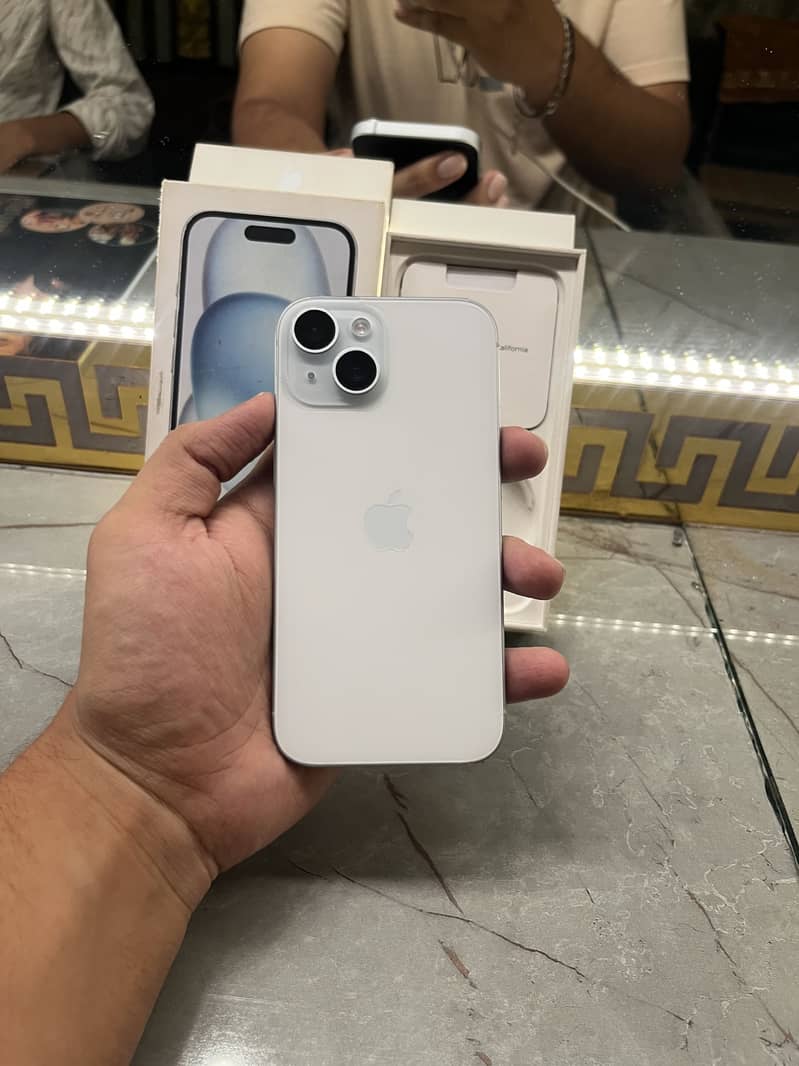 Apple iPhone 15 3