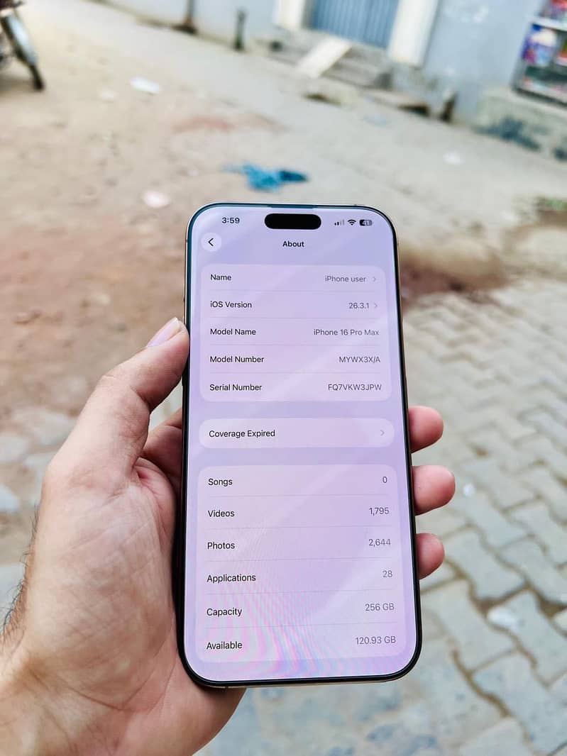 Apple iPhone 16 Pro Max 1
