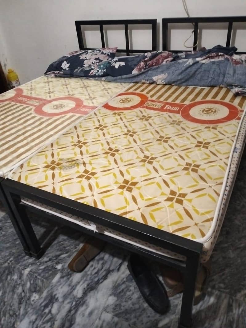 iron bed 0