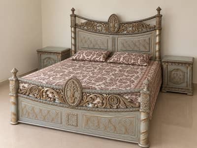 bed / bed set / wooden bed / double bed / side tables / dressing table