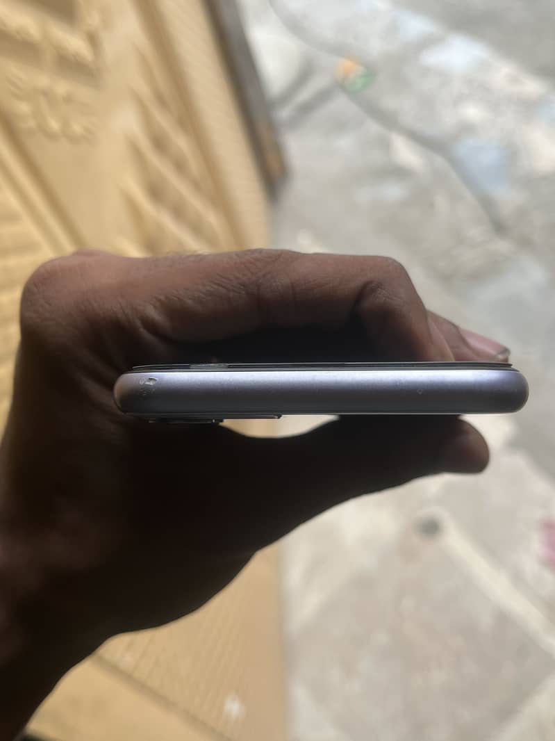 Apple iPhone 11 5