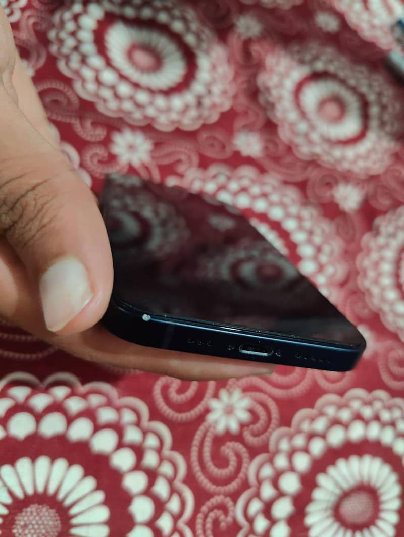 Apple iPhone 12 2
