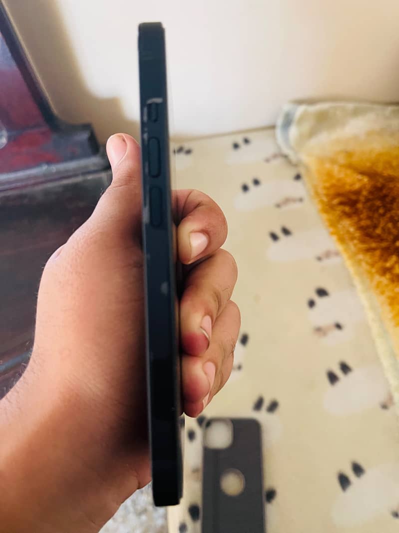 Apple iPhone 14 3