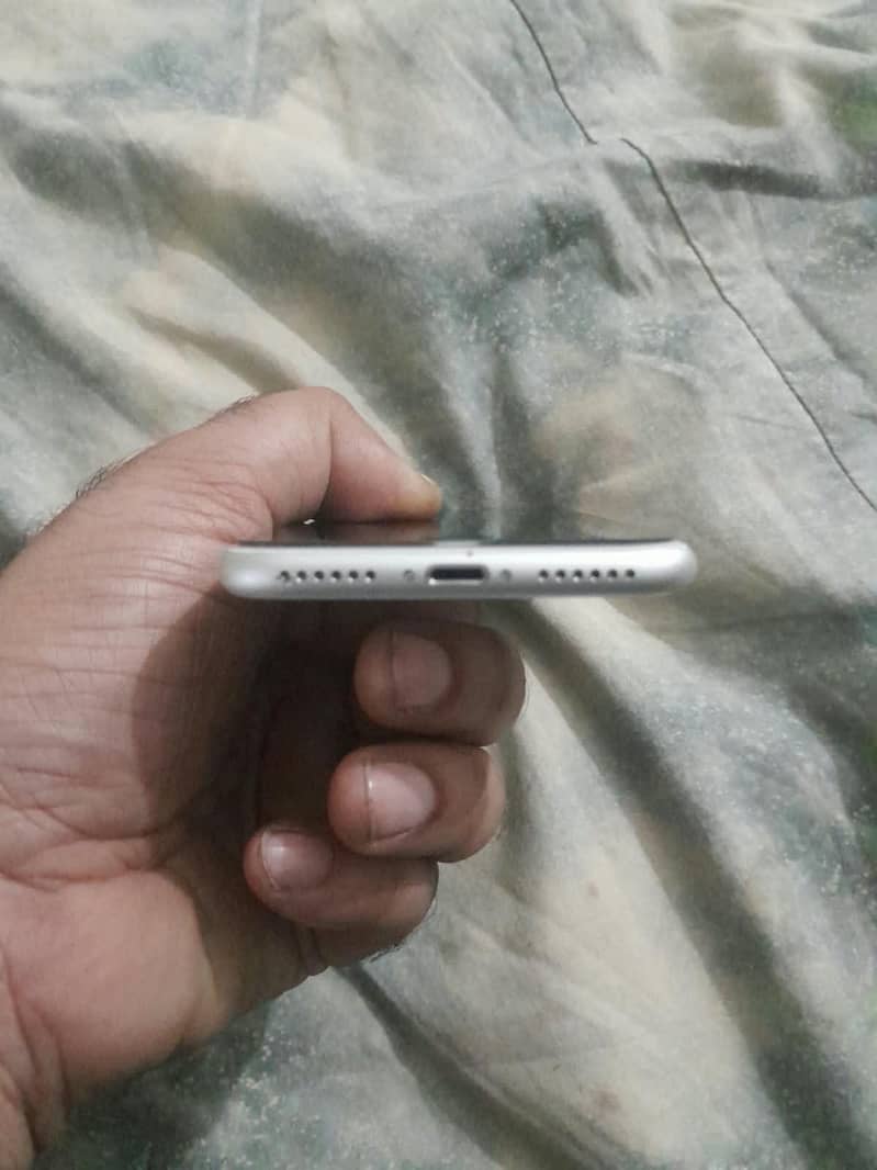 Apple iPhone 8 5