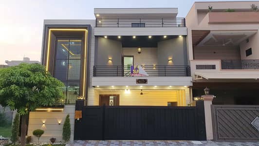 10 MARLA DOUBLE-STOREY HOUSE FOR SALE