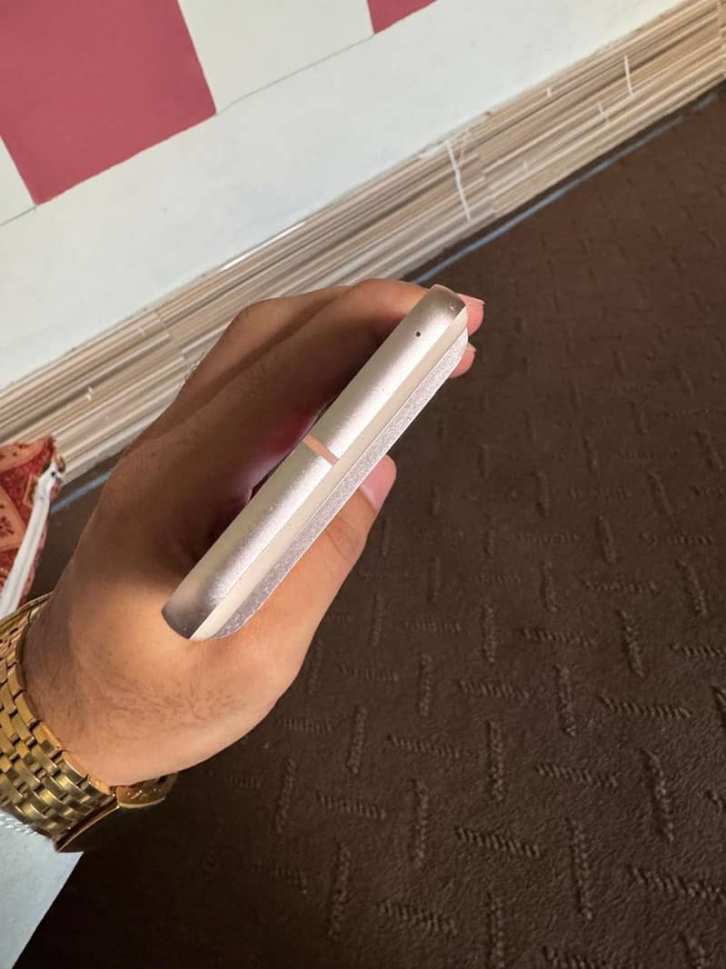 Google Pixel 8 2