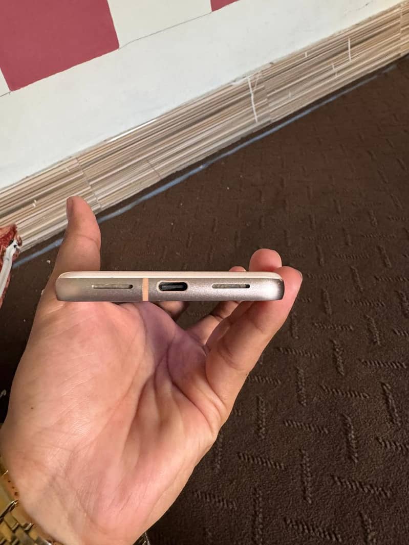 Google Pixel 8 5