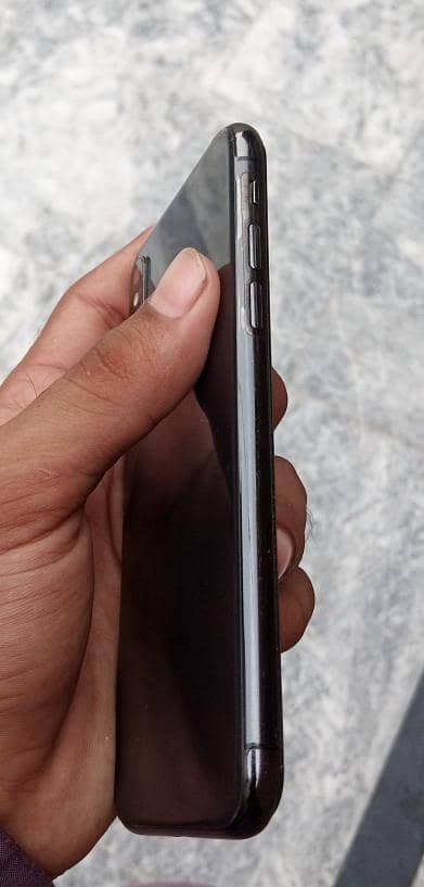 Apple iPhone X 2