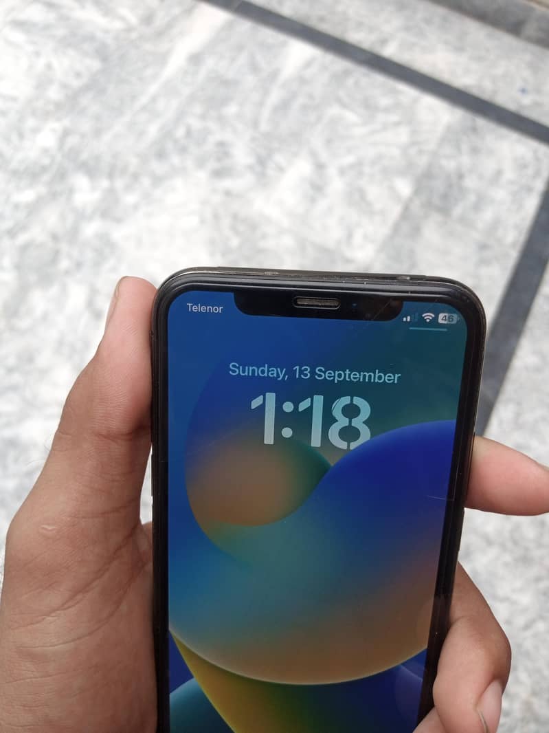 Apple iPhone X 3