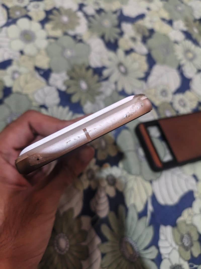 Google Pixel 8 4