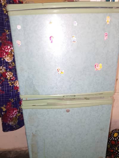 waves fridge in a good condition