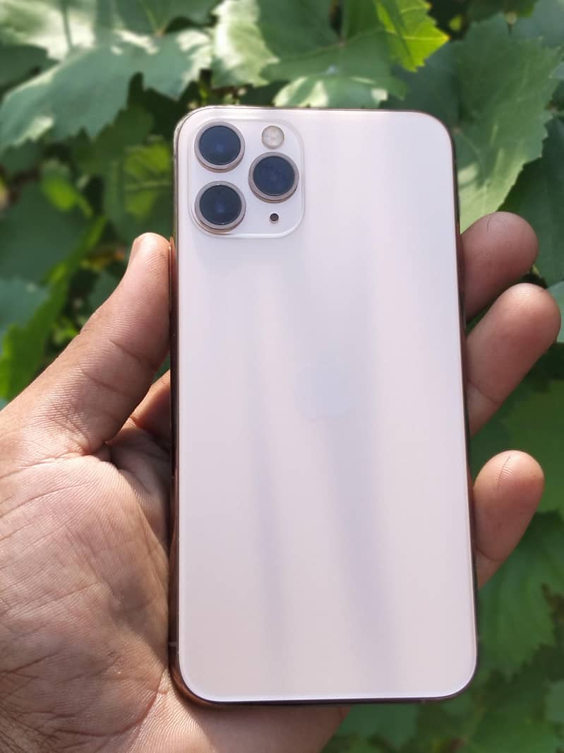 Apple iPhone 11 Pro 2