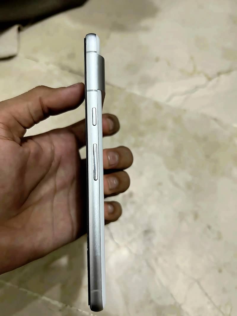 Google Pixel 7 9