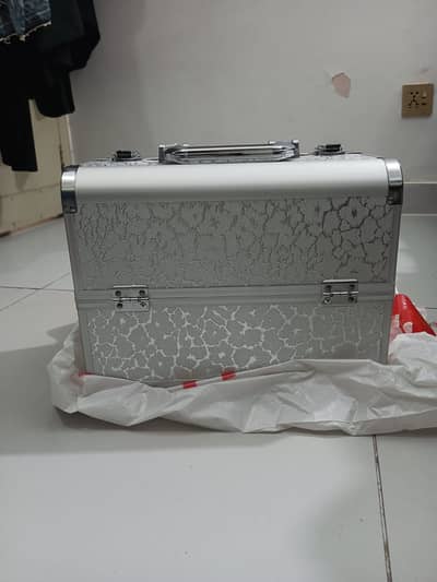 Professional Makeup Beauty Box | Aluminum Cosmetic Case | Multi-Tray O