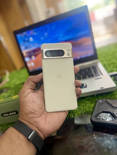 Google Pixel  8 pro pin dot