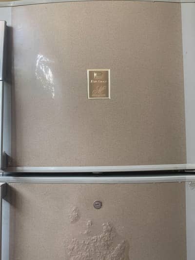 refrigerator with stabilizer and stand