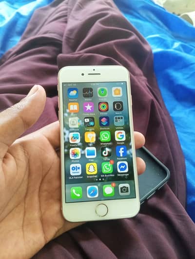 Apple iPhone 8  PTA proved.   good condition iPhone