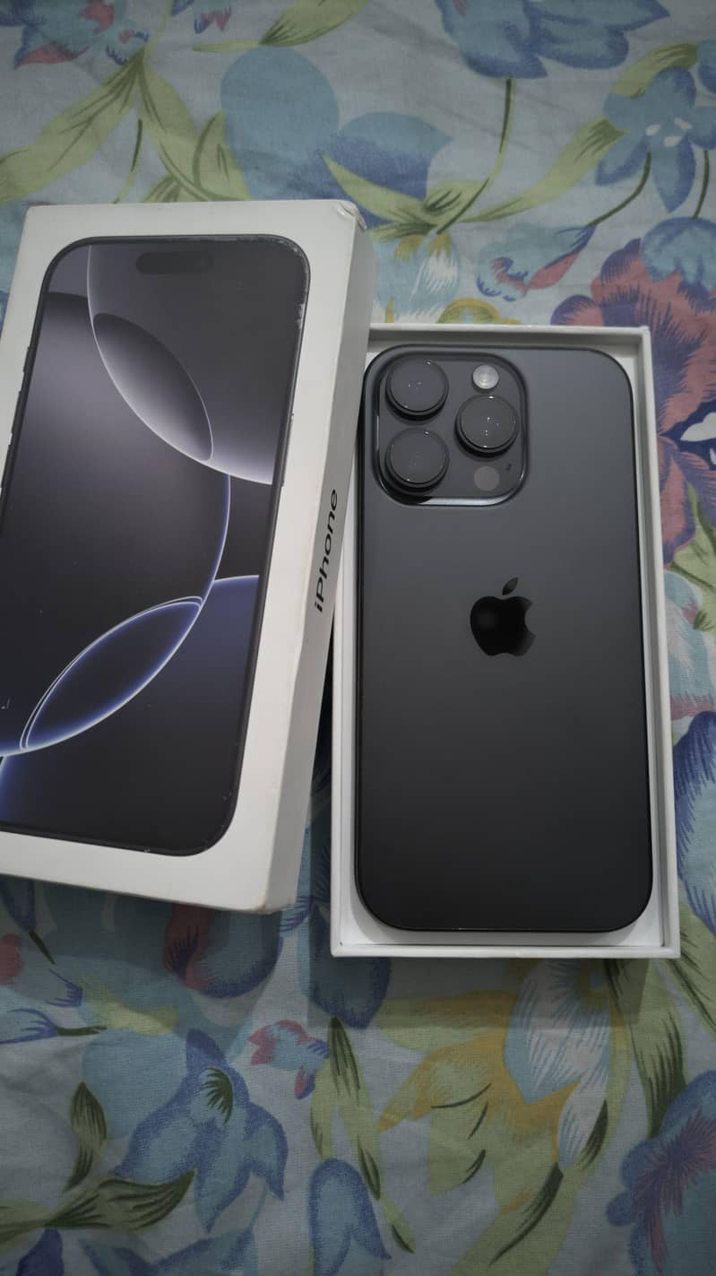 Apple iPhone 16 Pro 0