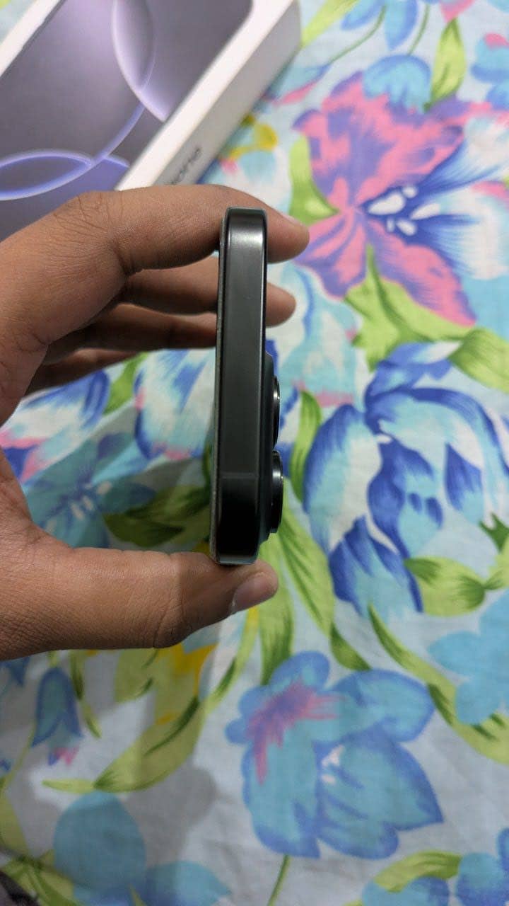 Apple iPhone 16 Pro 5