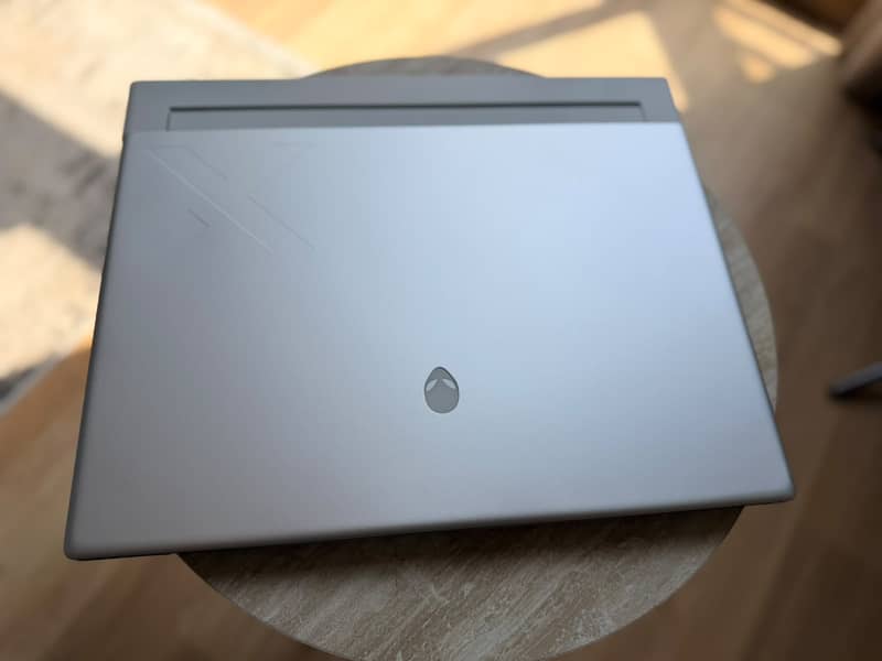 Alienware x16 r1 2