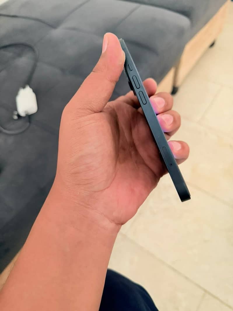 Apple iPhone 13 4